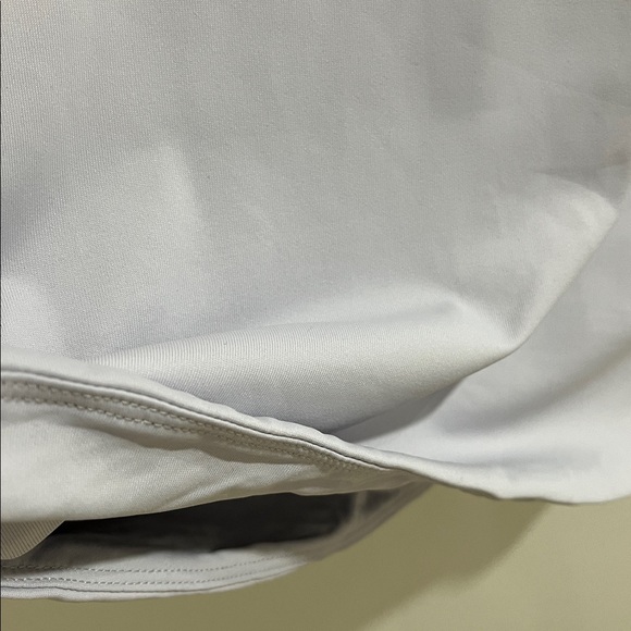 NWOT frank. By Frank and Oak Women’s Smoothing Contour T-shirt Medium Fitted - Picture 5 of 6